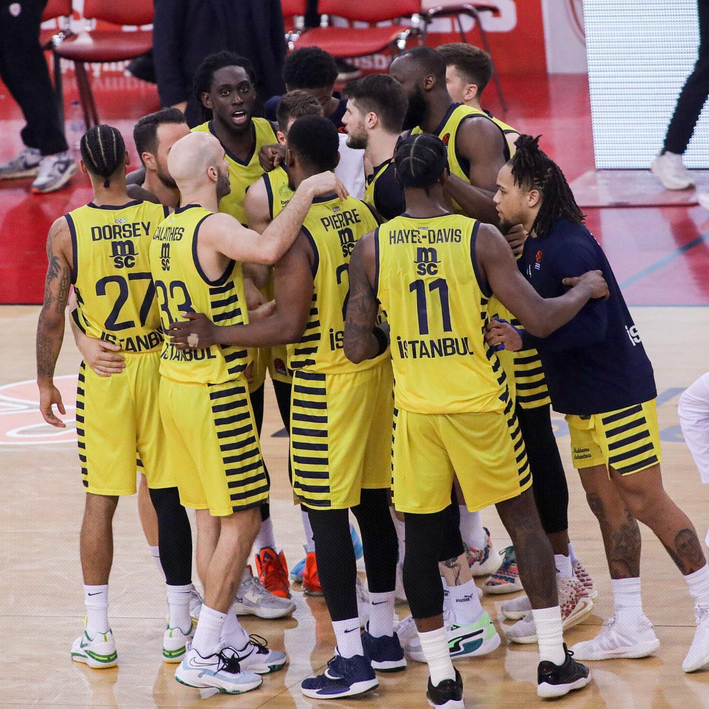 斯卢茨基：我们丢球后不得不加强进攻，这给了对手很多空间（斯卢茨基：失球后只能加大攻势 结果给了对手更多空间）