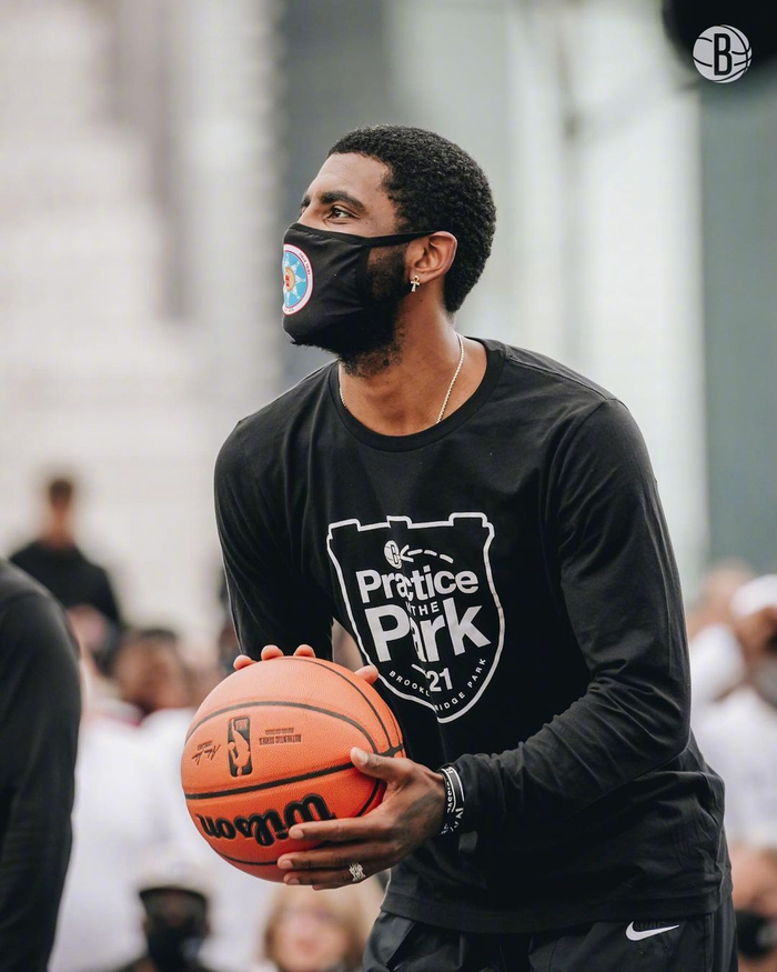 每体：由于拉什福德未来不确定，巴萨关注努萨、福法纳和马拉（每体：拉什福德前景未明，巴萨将目光投向努萨、福法纳与马拉）