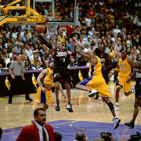 巴萨梅西进球助球队领先塞维利亚（梅西建功助巴萨领先塞维利亚）