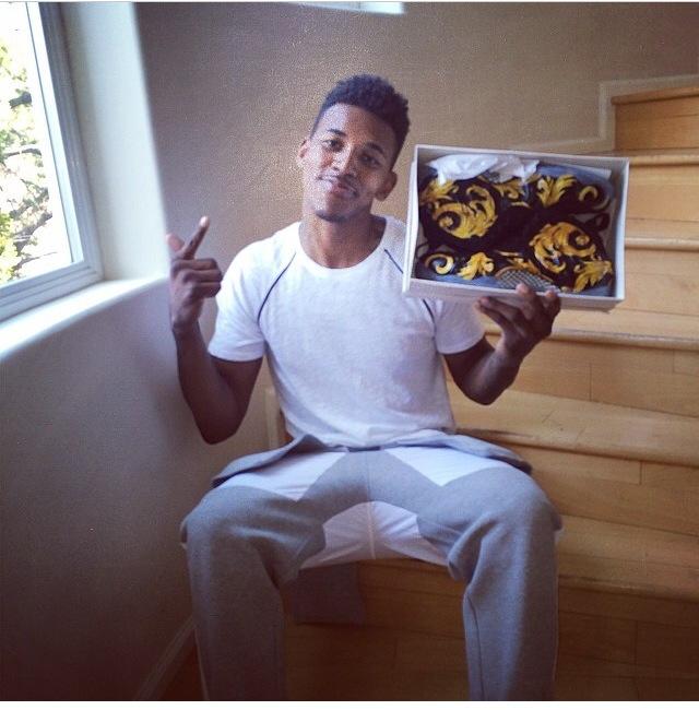 世界杯位置稳了？邮报：凯恩、贝林等五人参与英格兰队新球衣拍摄（邮报：凯恩、贝林等五将参与英格兰新球衣拍摄，世界杯席位稳了？）