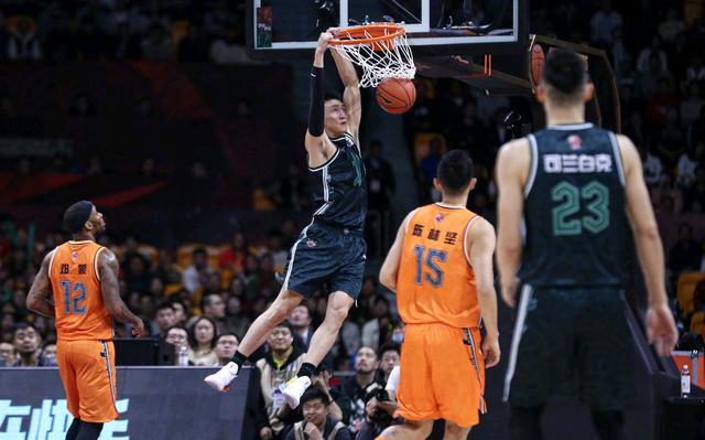 全市场：时隔半年后那不勒斯再次关注加纳乔，愿报价4500万欧（全市场：那不勒斯半年后重启追逐加纳乔，拟开出4500万欧报价）